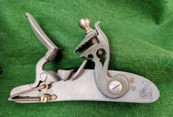 25110 - L&R Late English Flintlock With Double-Throat Hammer - Locks