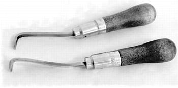 25585 - 1/4 bent scraper with handle  - Tools